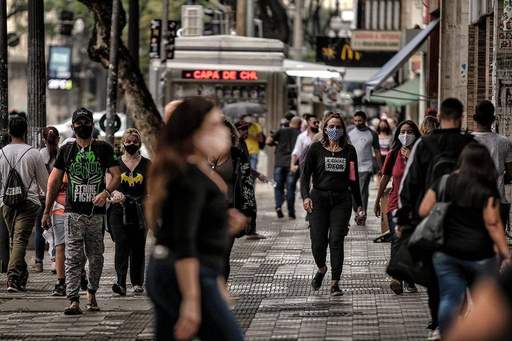 São Paulo reabre comércio, e debate sobre reinício prematuro cresce