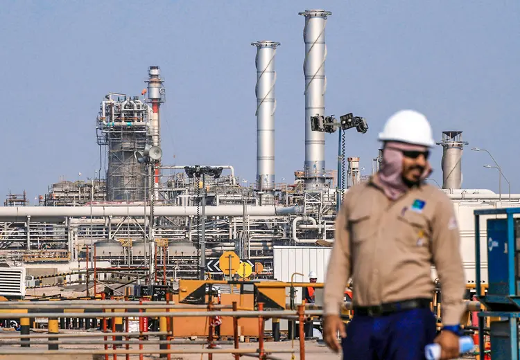 A última vez em que a Aramco deteve o título de empresa mais valiosa foi por um breve período em setembro de 2020 (Maxim Shemetov/Reuters)