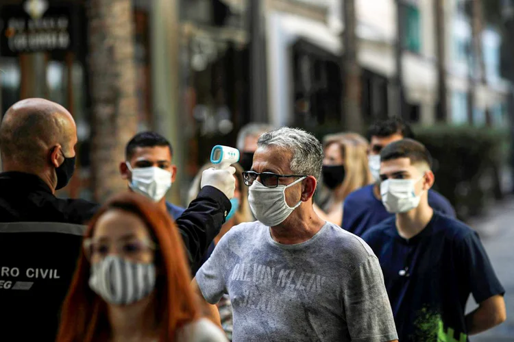 Rio de Janeiro: reabertura pode ter sido precipitada, avaliam cientistas do comitê do RJ (Ricardo Moraes/Reuters)
