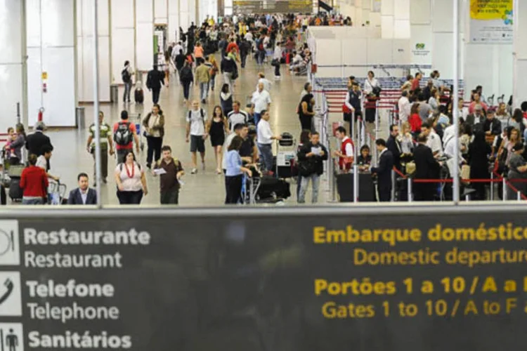 Aeroporto de Brasília: autoridades foram acionadas para para investigar caixa encontrada na via que dá acesso ao aeroporto (Wilson Dias/ABr/Agência Brasil)