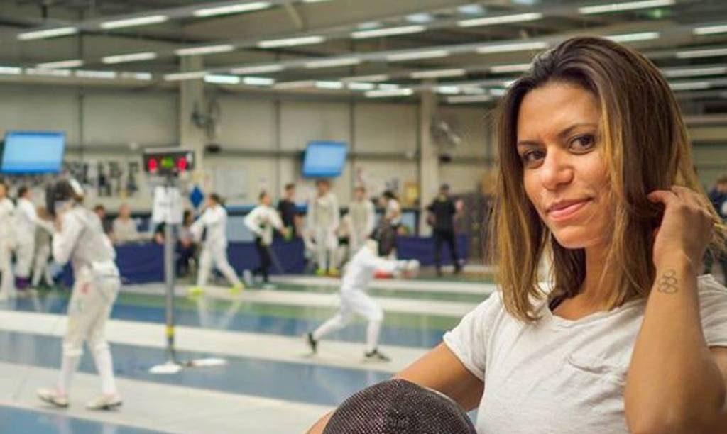 Taís Rochel: vivendo na Austrália, a ex-atleta comanda a equipe Blacklords Fencing Club (Reprodução/Agência Brasil)