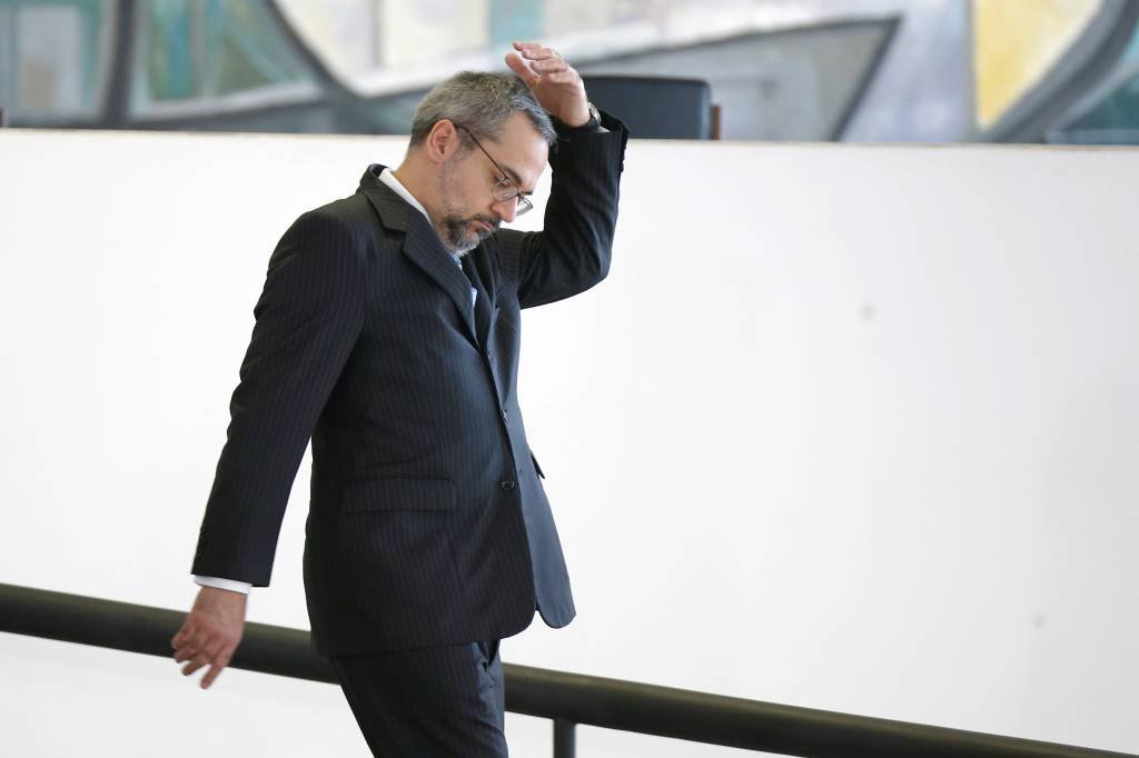 Ministro Abraham Weintraub chega ao Palácio do Planalto
 3/10/2019 (Adriano Machado/Reuters Brazil)