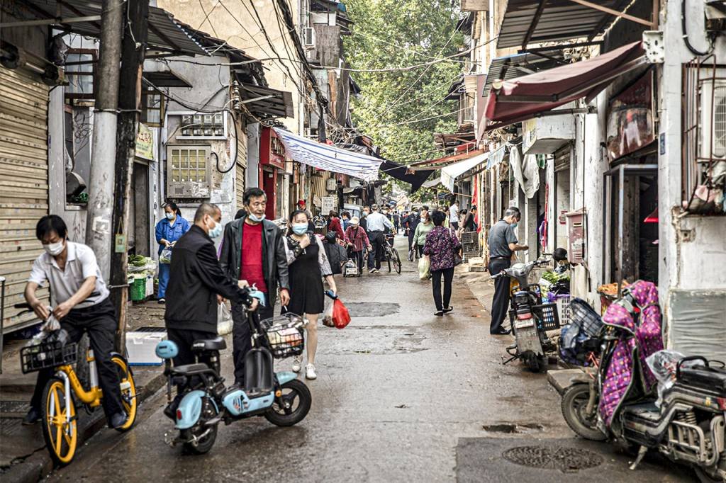 Um ano depois, mercado de Wuhan no epicentro da covid-19 continua fechado