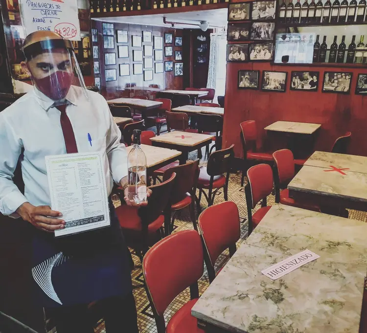 Casa Villarino, tradicional restaurante do Rio de Janeiro: mesmo com reabertura e plano durante a pandemia, faltam clientes (Facebook/Reprodução)