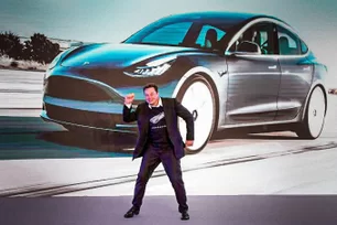 Imagem referente à matéria: Lucro da Tesla recua 48% no 1º tri, mas expectativa por carros mais acessíveis anima investidor