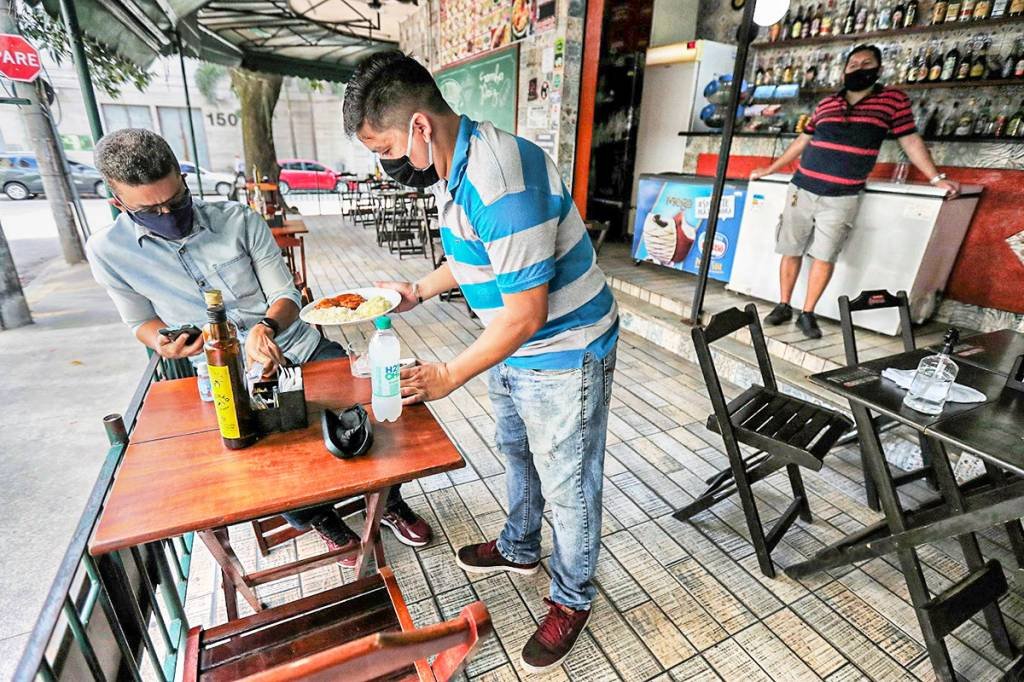 Ambev vai conectar bares e restaurantes para evitar desperdício de alimentos e combater a fome