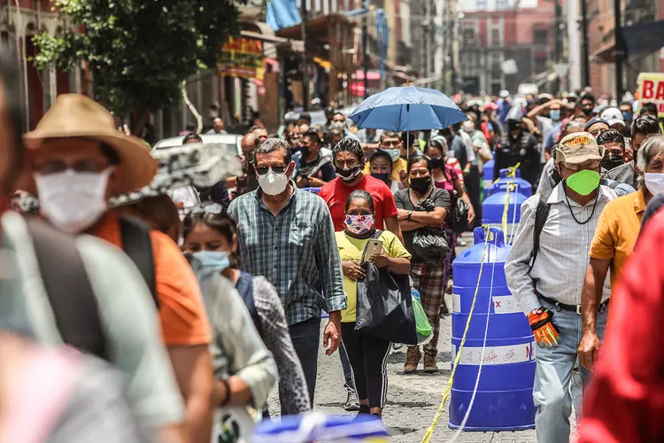 México: mortes causadas pela pandemia de coronavírus no país passaram de 35 mil no domingo (Henry Romero/Reuters)