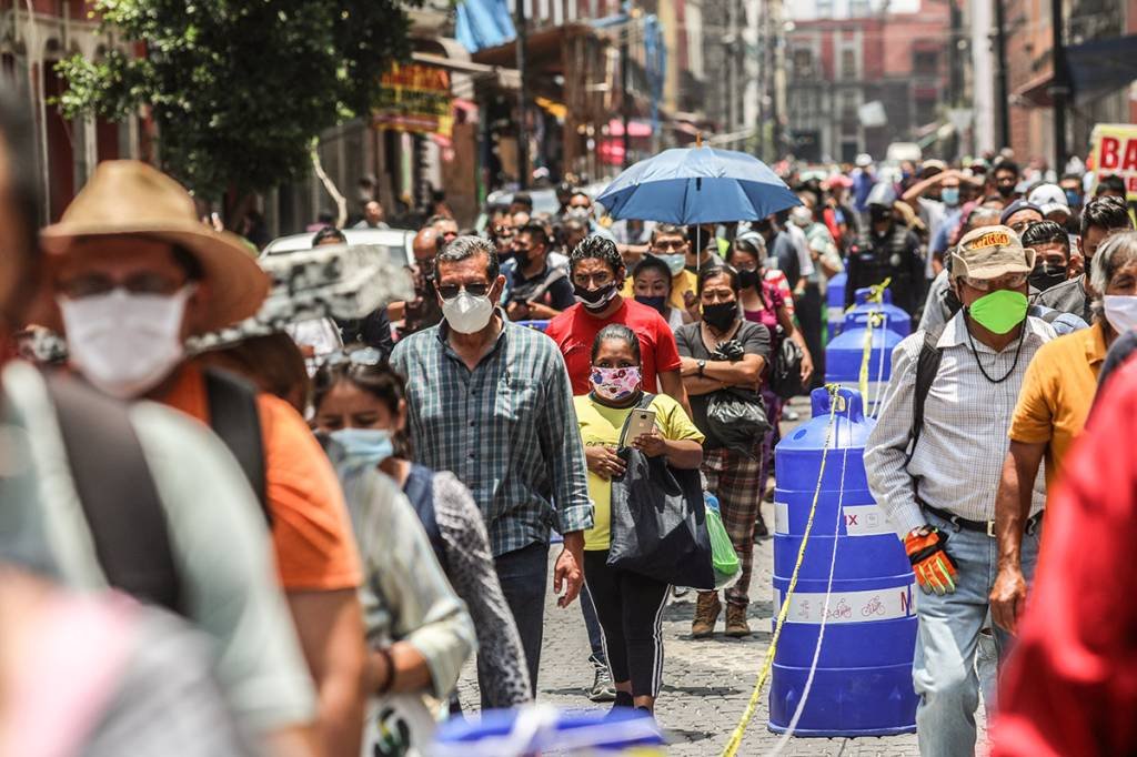 México: mortes causadas pela pandemia de coronavírus no país passaram de 35 mil no domingo (Henry Romero/Reuters)