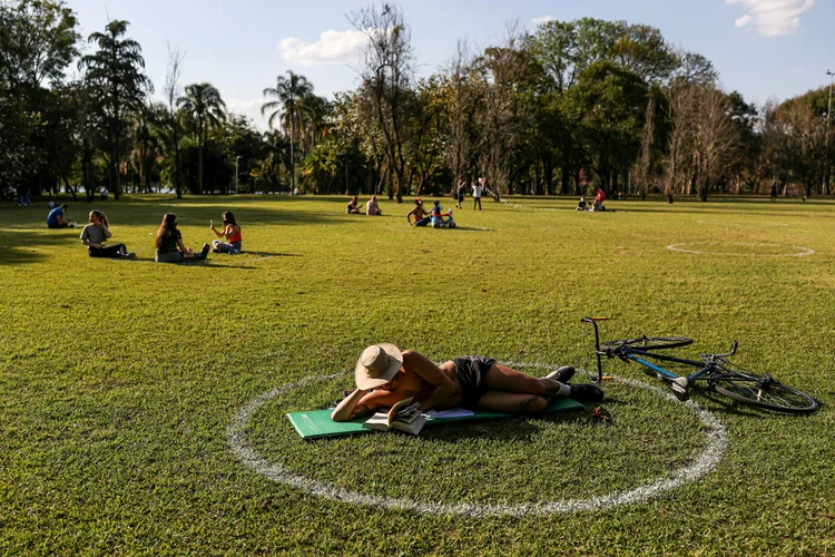 Chave para a contenção da pandemia está nas mãos de cada pessoa, diz pesquisador (Amanda Perobelli/Reuters)