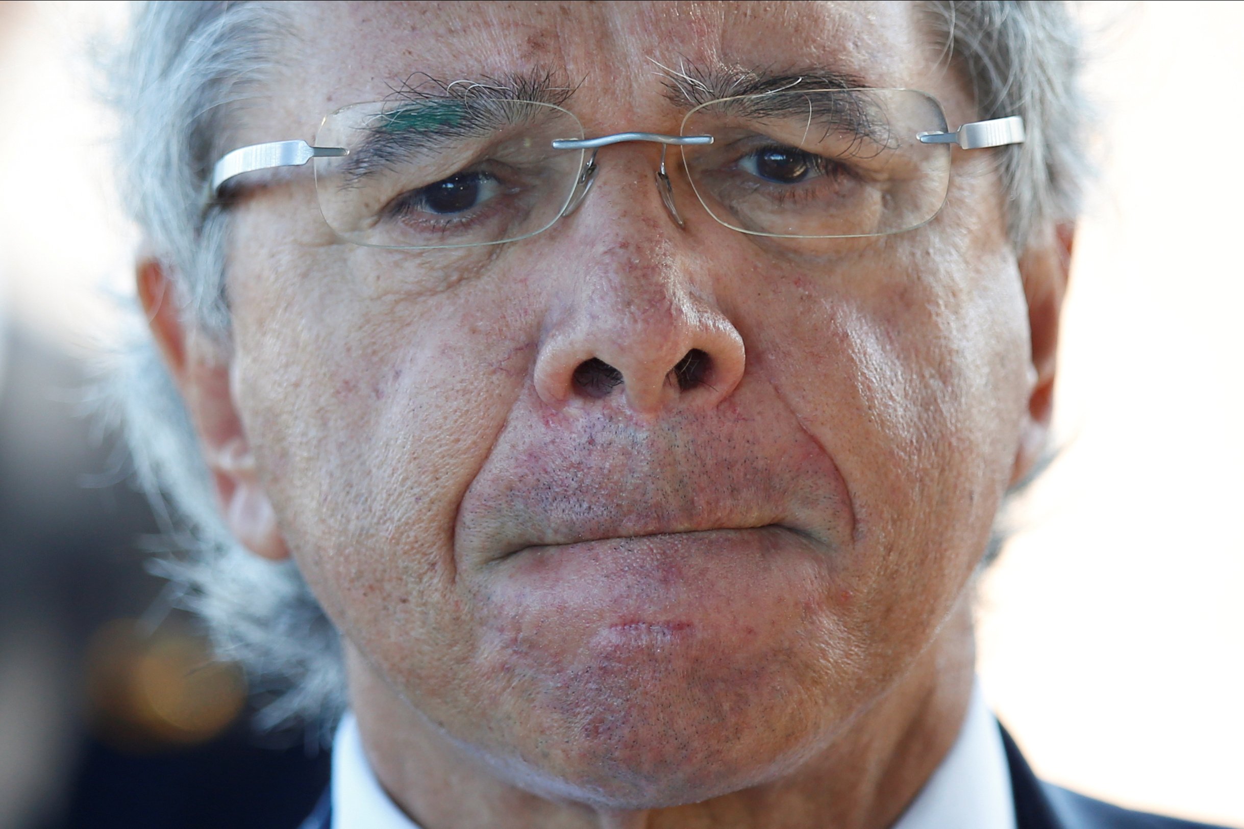 Guedes diz que governo estuda "imposto negativo" para trabalhador informal