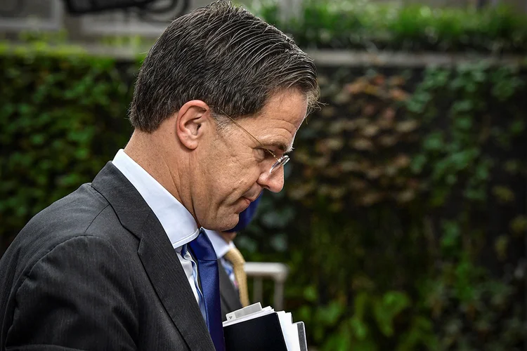 Mark Rutte: erros de autoridades fiscais levaram milhares de famílias à ruína financeira na Holanda (John Thys/Pool/Reuters)