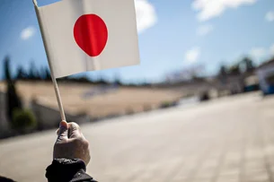 Derretendo da cabeça aos pés: verão mais quente do Japão derrete — literalmente — solas de sapatos