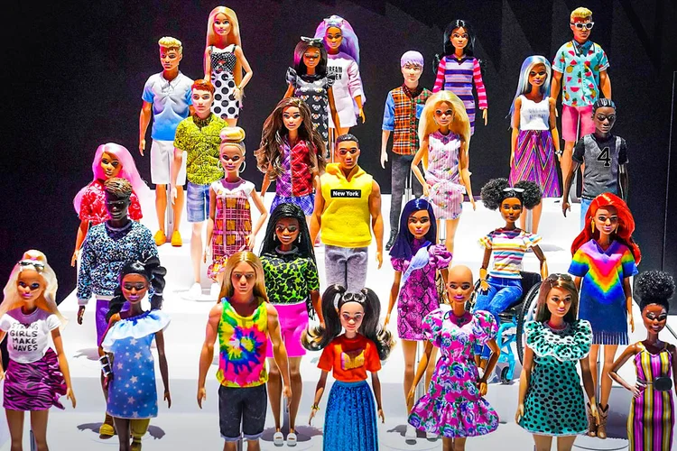Coleção de bonecas da linha Barbie, da Mattel.  (Carlo Allegri/Reuters)