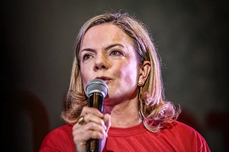 Gleisi Hoffmann: presidente do PT conversa com Ciro Nogueira (Patricia Monteiro/Bloomberg)