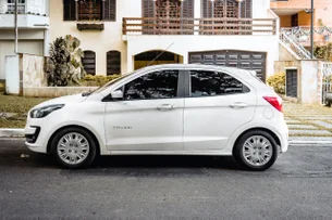 Eu posso parar meu carro na frente da minha própria garagem?