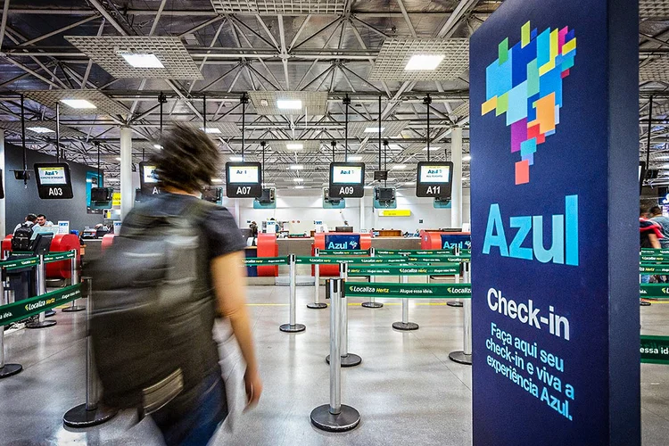 Azul: empresa disponibilizou gratuitamente sua malha aérea para o transporte de vacinas contra covid-19 (Omar Paixão/Exame Hoje)