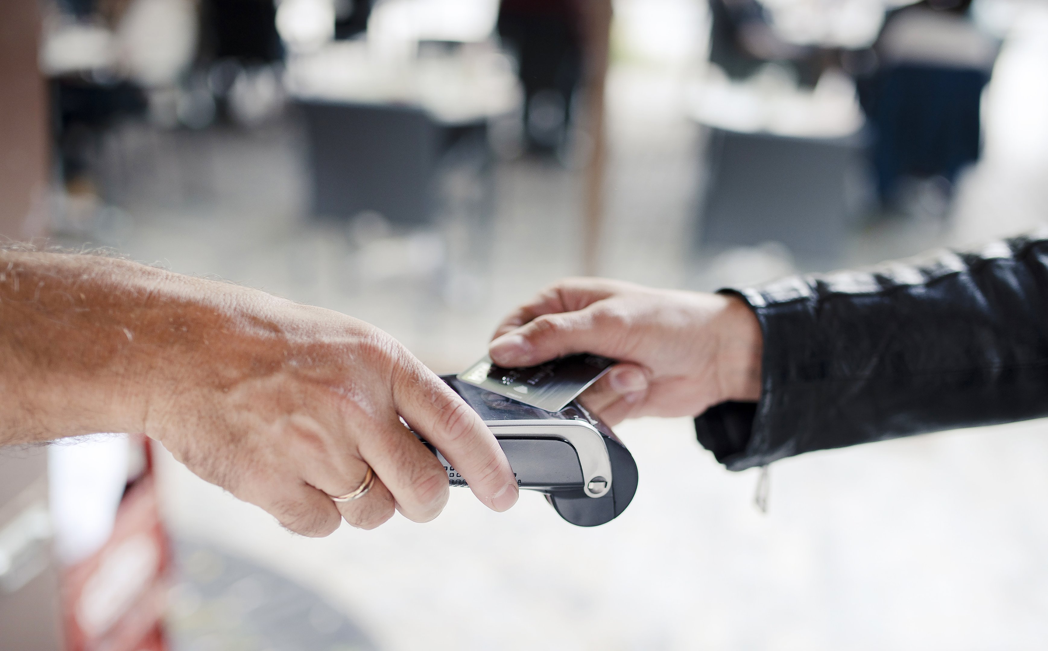 Pequim lança tecnologias para facilitar pagamentos de estrangeiros no aeroporto