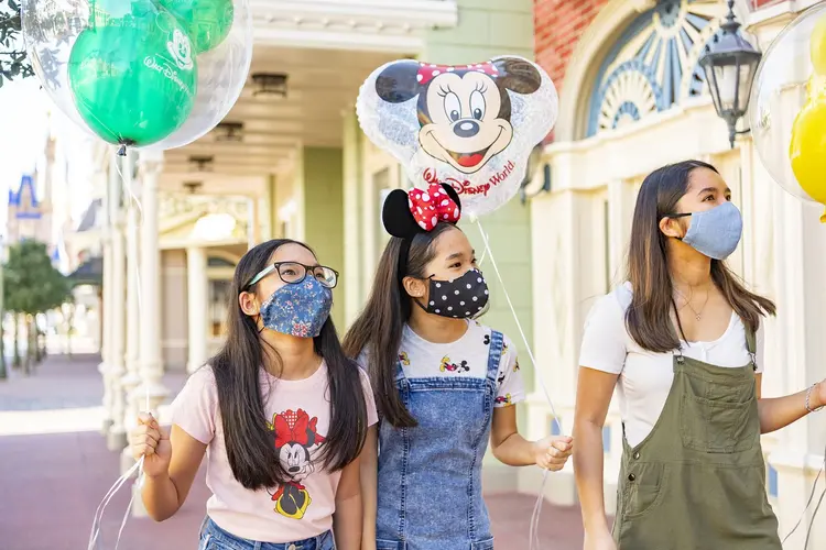 Reabertura de parque da Disney na Flórida teve máscara obrigatória para visitantes (Matt Stroshane/Walt Disney World Resort/Getty Images)