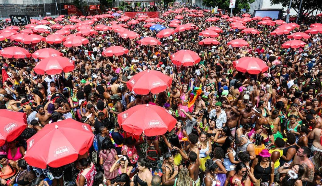 Governo pede cancelamento do carnaval de rua em todo o RJ