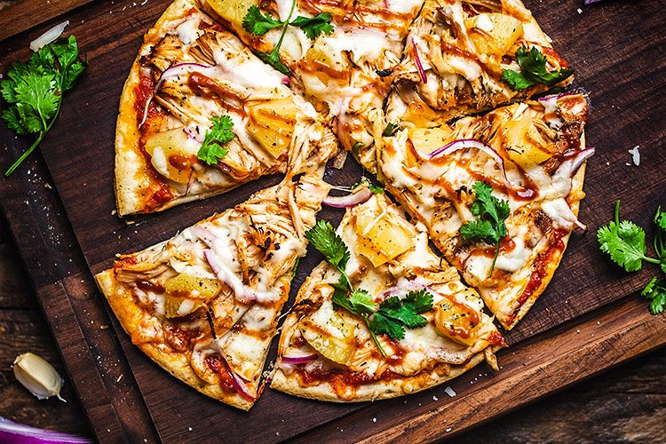 Revolução do Churrasco: pizza na churrasqueira é opção crocante e fácil