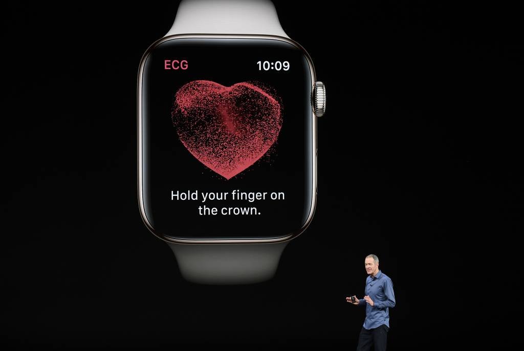 Apple Watch: função ECG do relógio ajudou a identificar condição médica em usuário (David Paul Morris/Getty Images)