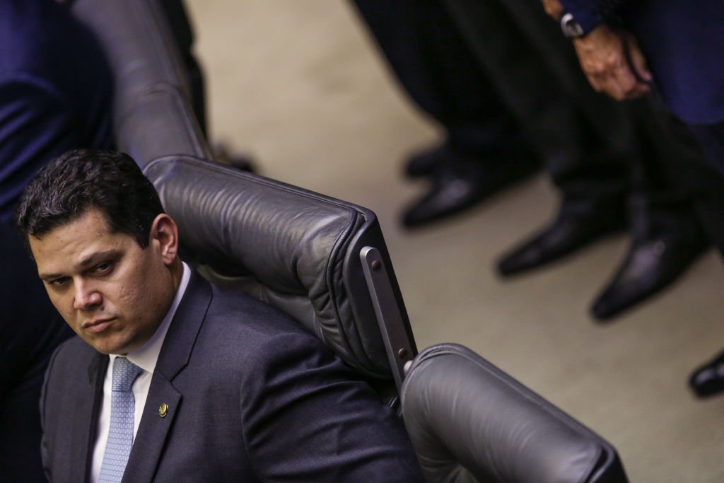 Senado reage a vetos de Bolsonaro sobre saneamento por quebra de acordo