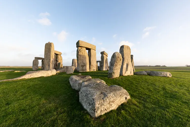 Stonehenge: há séculos, o monumento deixa historiadores e arqueólogos perplexos (Marianne Purdie/Getty Images)