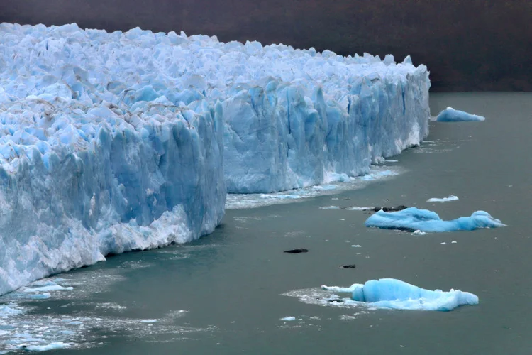 Geleira nos Andes derretendo: o aumento do nivel dos mares estão entre os riscos climáticos que podem provocar desestabilização no sistema financeiro (David Silverman/Getty Images)