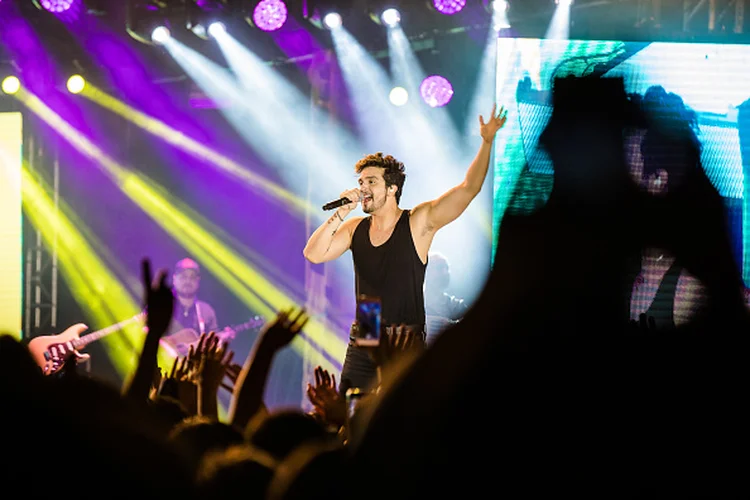 Luan Santana em performance no Vila Country, em São Paulo (Mauricio Santana/Getty Images)