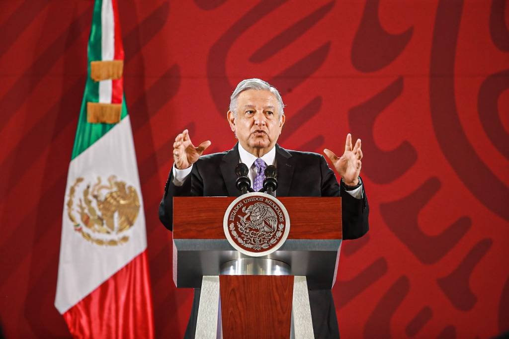Após minimizar pandemia, presidente do México é diagnosticado com covid-19