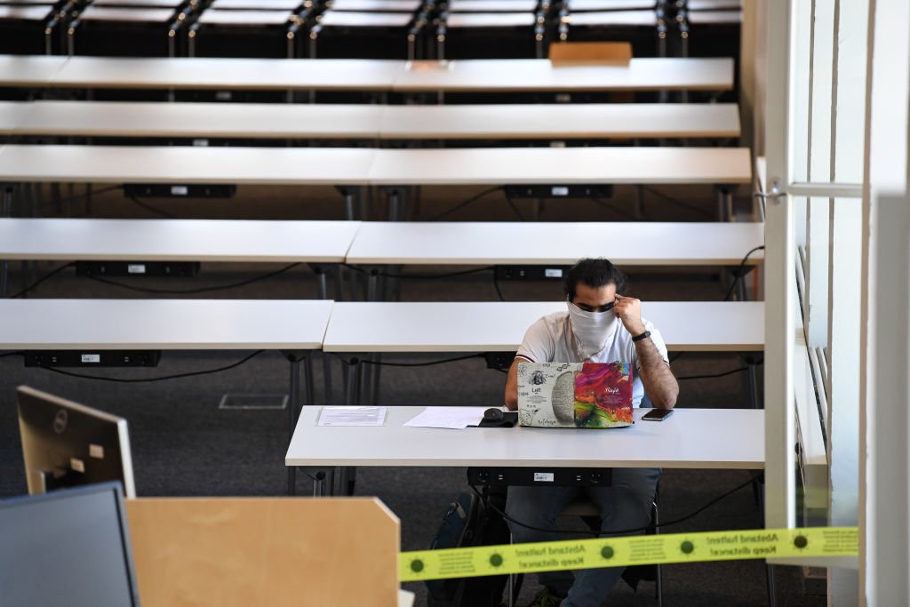 Estudo alemão põe em dúvida risco de transmissão de covid-19 nas escolas