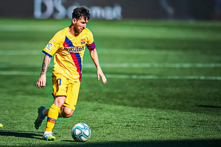 Messi em jogo contra Deportivo Alaves no Estádio de Mendizorroza, em 19 de julho de 2020 (Juan Manuel Serrano Arce/Getty Images)