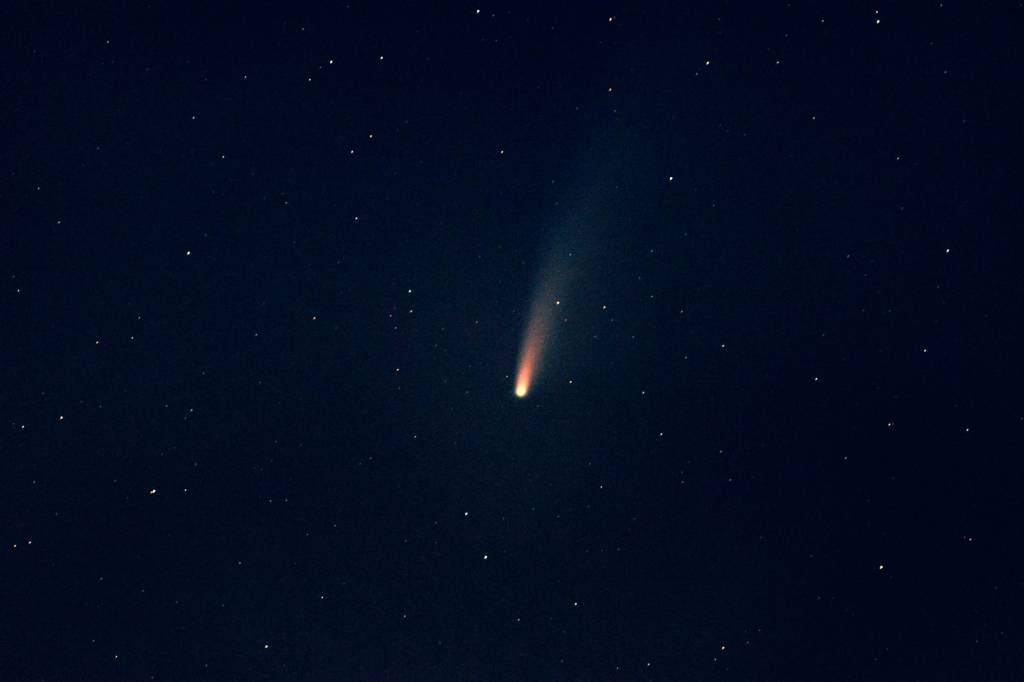 Nasa divulga foto misteriosa de cometa Neowise