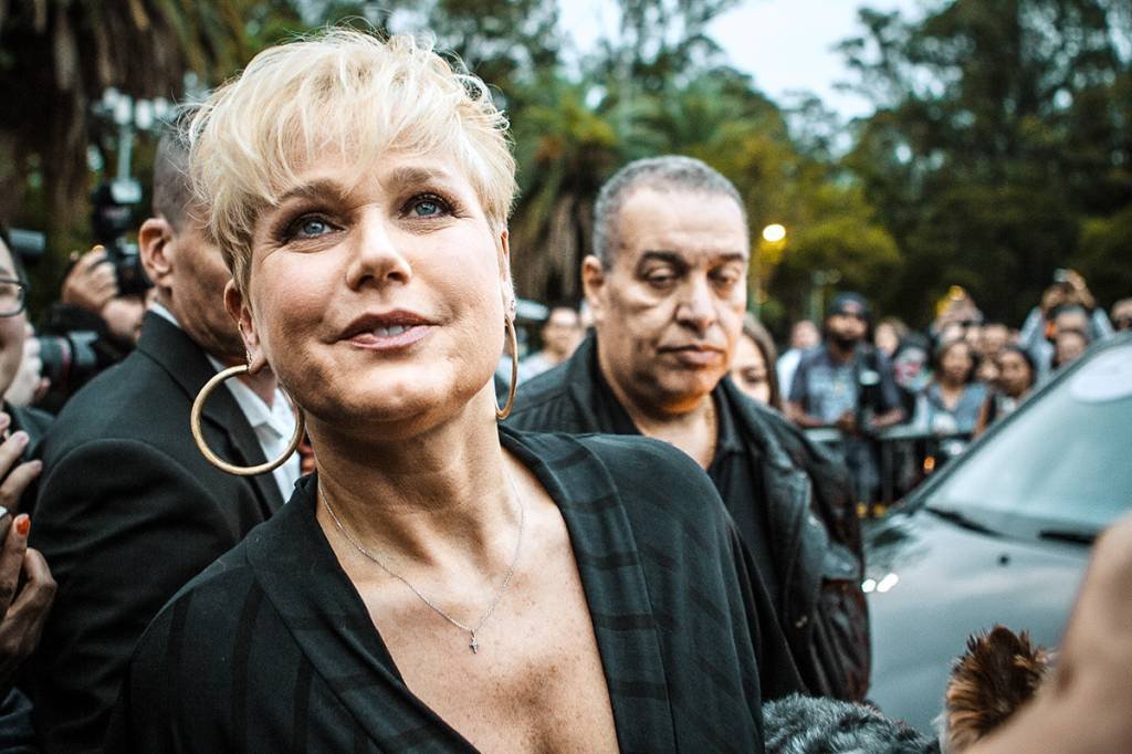 Xuxa é criticada ao dizer "queria ser negra na próxima vida" a Taís Araújo