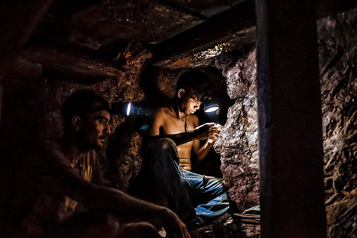Grupos armados controlam nova corrida por ouro e diamantes na Venezuela