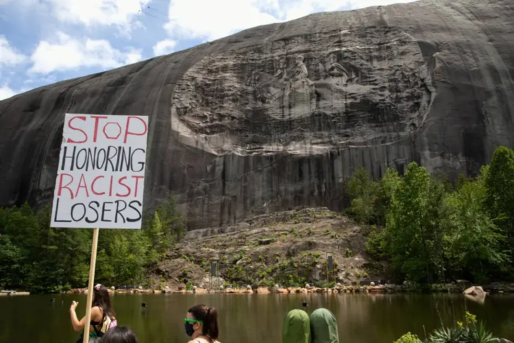 Memorial Confederado de Stone Mountain: o grande monumento enfrenta pedidos de remoção (Dustin Chambers/Reuters)