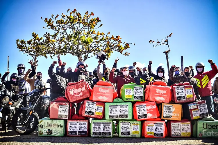 Entregadores em greve em Florianópolis: movimento realiza paralisação em todo o país por melhores condições de trabalho (Pierre Rosa/Agência Estado)