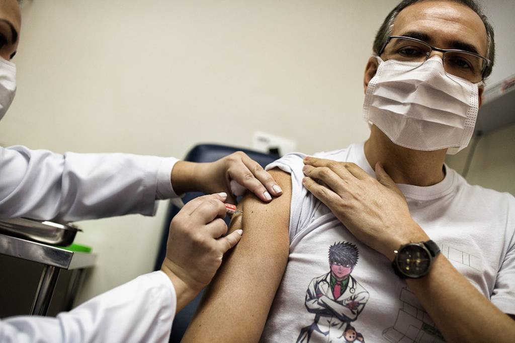 UnB começa testes da vacina chinesa contra a covid-19 em voluntários