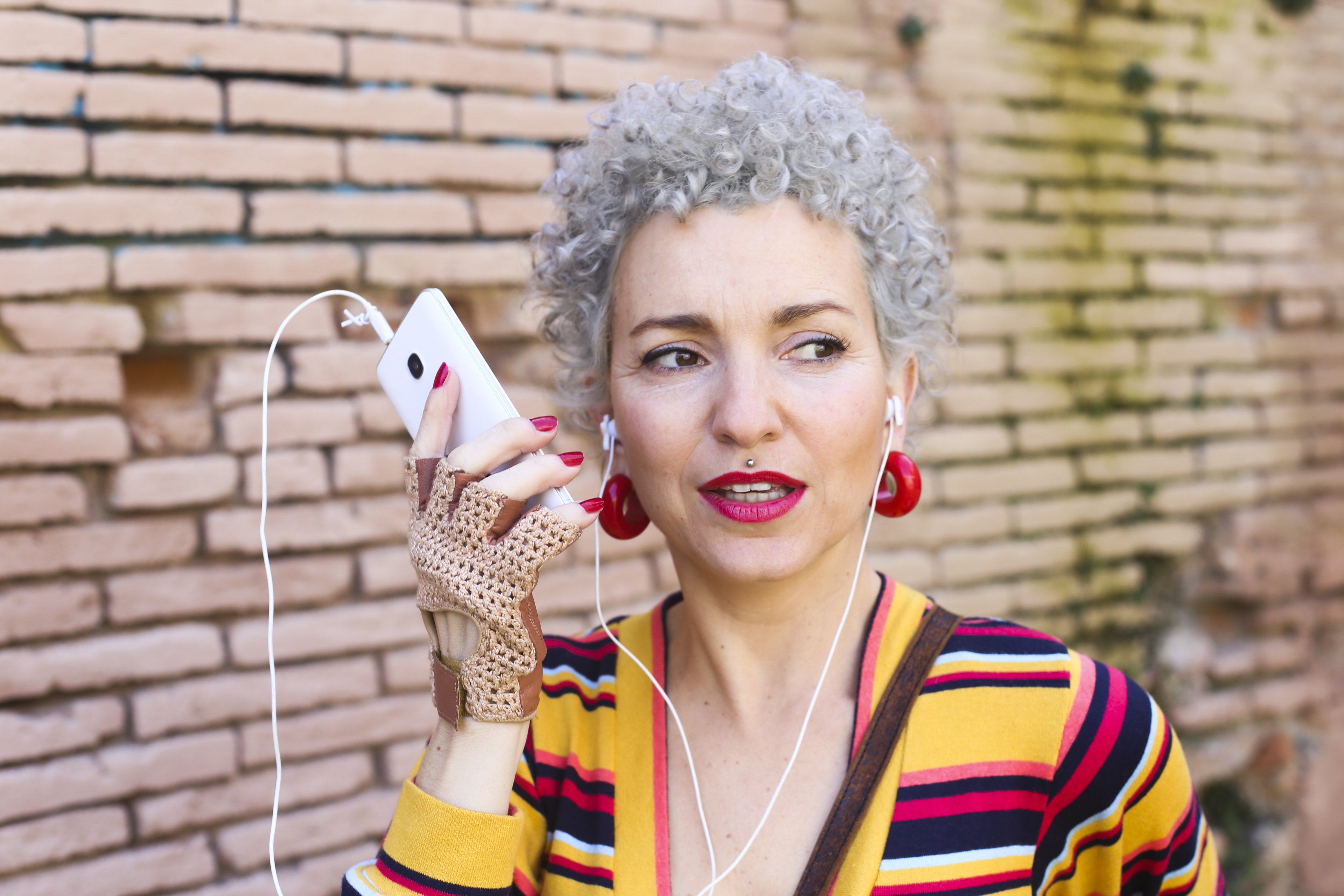 O que a aceleração dos áudios do WhatsApp tem a ver com o que somos
