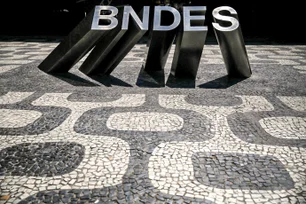 Imagem referente à matéria: BNDES anuncia crédito de R$ 500 mi a fornecedores de materiais e equipamentos para SUS
