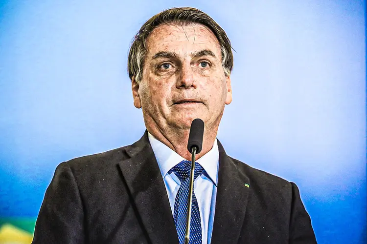 Jair Bolsonaro: para tentar acalmar as impressões ruins causadas pelos demissionários, o presidente Jair Bolsonaro fez um pronuciamento público ao lado do presidente da Câmara e do Senado, Rodrigo Maia e Davi Alcolumbre, se comprometendo em seguir com a responsabilidade fiscal (Isac Nóbrega/PR/Flickr)