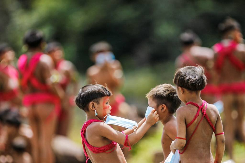 Crianças ianomamis: o Brasil é líder em desmatamento florestal (Adriano Machado/Reuters)