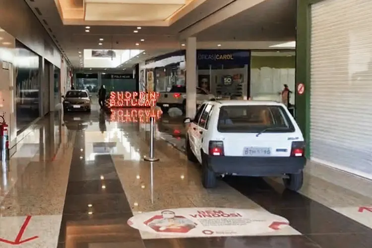 Carros Shopping em Botucatu (TV Tem/Reprodução)