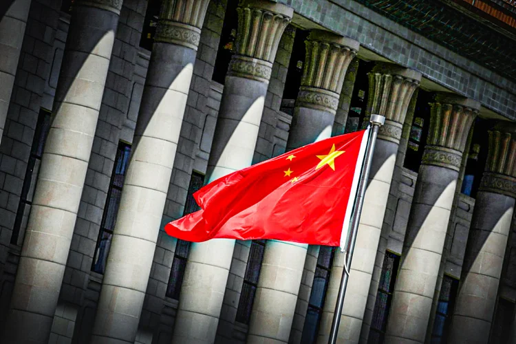 Bandeira da China: governo divulgou nota para expressar "forte insatisfação" (Jason Lee/Reuters Business)