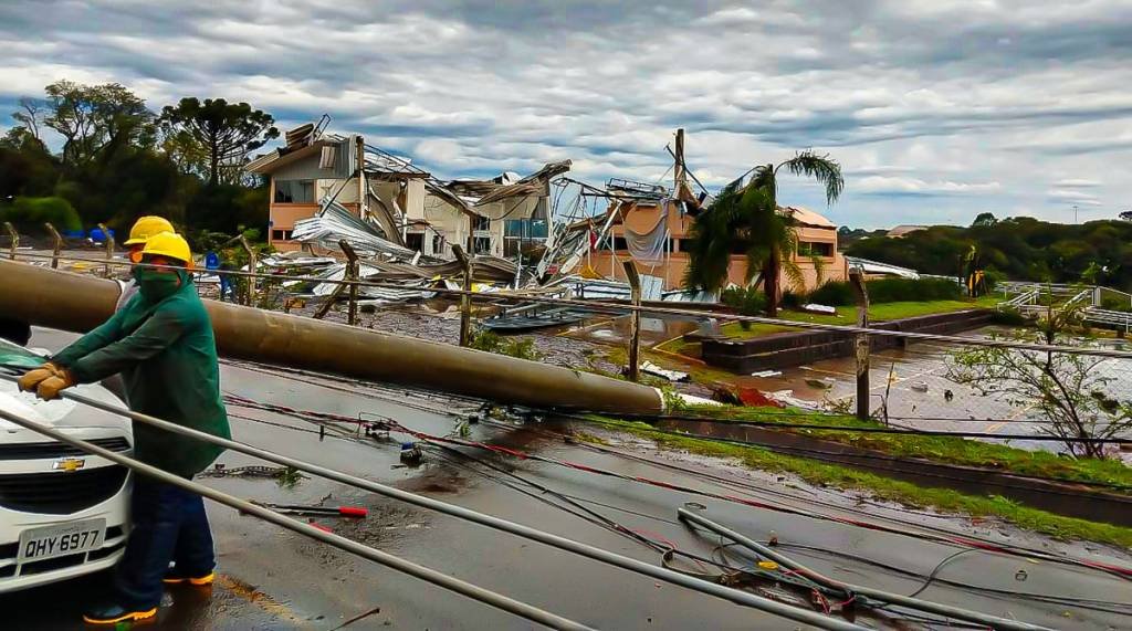Ciclone: o governo de Santa Catarina está trabalhando no reparo dos estragos (Divulgação/Prefeitura de Chapecó)