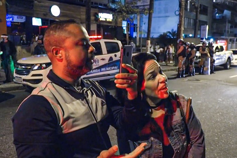 "Cidadão, não! Engenheiro civil, formado, melhor do que você": mulher ofende fiscal da Prefeitura do Rio de Janeiro (TV Globo/Reprodução)
