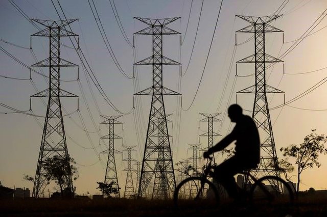 Garimpo ilegal pode romper maior rede de transmissão de energia do país