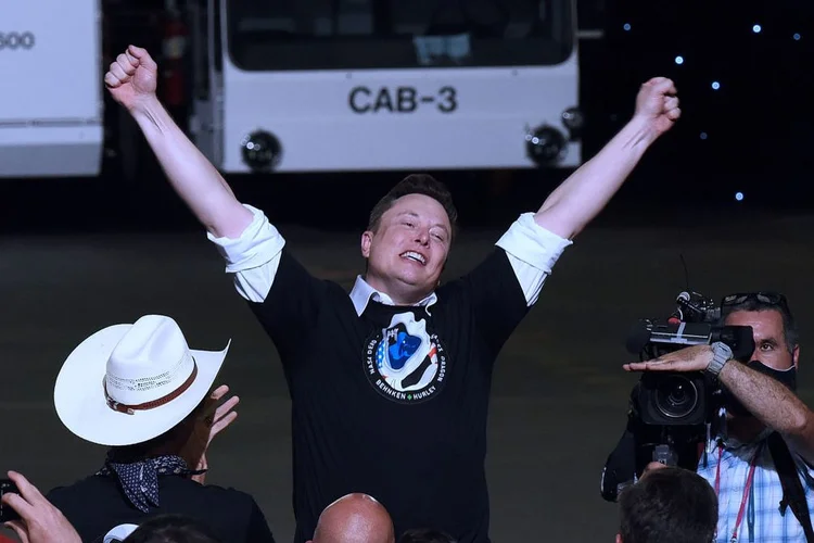 lançamento bem-sucedido do foguete Falcon 9, em 30 de maio de 2020. NASA astronauts Doug Hurley and Bob Behnken will rendezvous and dock with the International Space Station, becoming the first people to launch into space from American soil since the end of the Space Shuttle program in 2011. (Photo by Paul Hennessy/SOPA Images/LightRocket via Getty Images) (Paul Hennessy / SOPA Images/Getty Images)