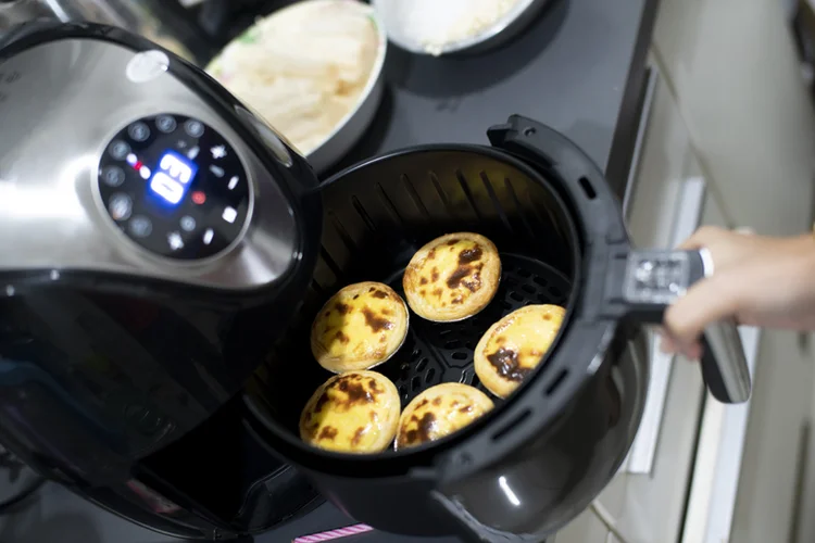 Venda de fritadeira sem óleo cresce na quarentena  (//Getty Images)