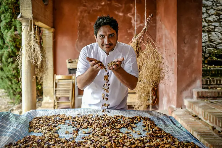 O chef Mauro Colagreco: no total, mais de 130 lotes serão vendidos entre os dias 3 e 12 de julho (Foto/Getty Images)